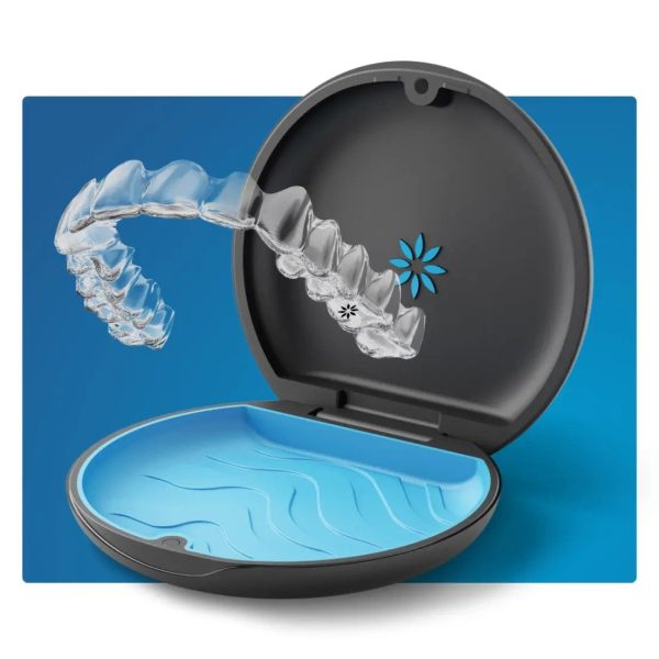 Photo-innovation-aligners-and-black-open-case.jpg